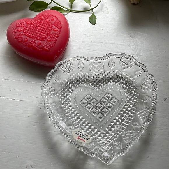 Vintage Avon Crystal Heart Soap Dish - Picture 3 of 4